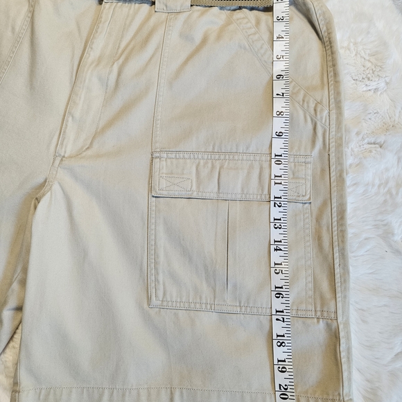 NWOT St. John's Bay Mens Belted Khaki Shorts Size 38 Beige Cotton Pocket Tag - Picture 8 of 11